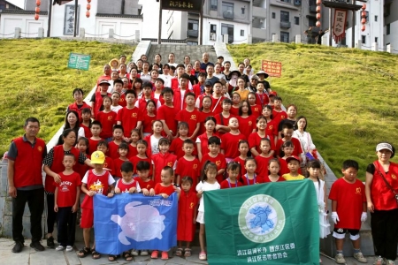 洪江区开展七彩假期，巡河净滩，助力旅发大会净滩活动