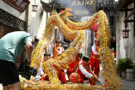 草龙飞舞，进央视