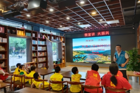 护生态 美河道 怀化河小青开展福寿螺清除行动