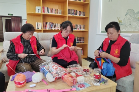 恒爱行动“织爱计划”，巾帼志愿者传递温暖