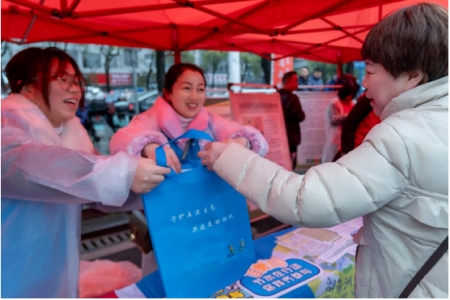 汇聚志愿力量，共绘“一迎三创”生态画卷