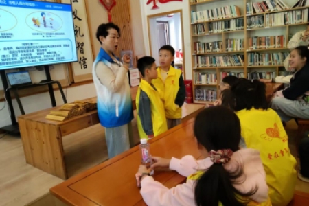 五一志愿暖怀化 文明新风润五溪 —— 怀化市志愿者协会假期志