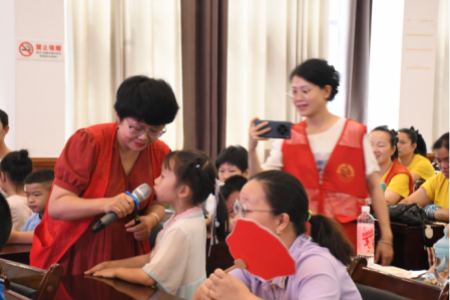 长青街道开展“品味原创绘本，遇见奔流历史”主题活动