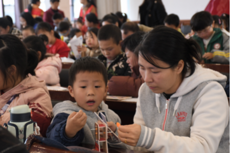 长青街道开展“燃烧自信 扑灭恐惧”伴爱成长主题活动