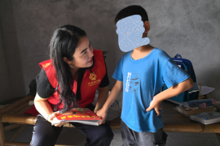  暑期爱心传递：五溪爱心妈妈助力中方袁家困境儿童