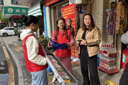 禁毒宣传进社区 防毒意识入民心