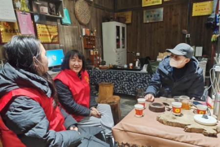 与爱同行·温暖相伴--致敬行善者