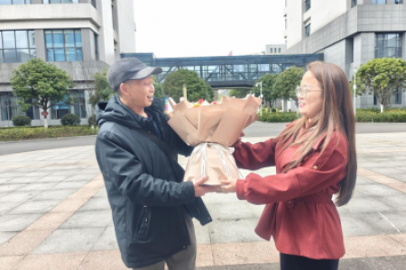 出院恰逢生日，温情与牵挂常在