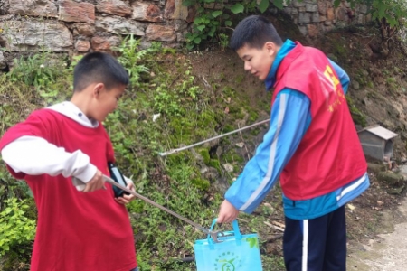 守护碧水清流·共建生态家园