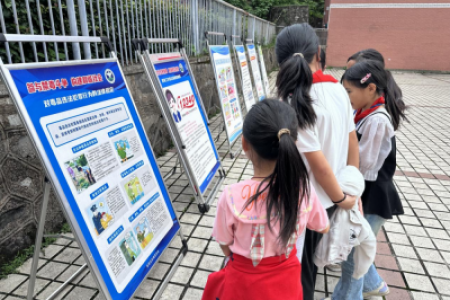 新晃县禁毒办联合多部门开展 “禁毒宣讲进校园”活动  筑牢青