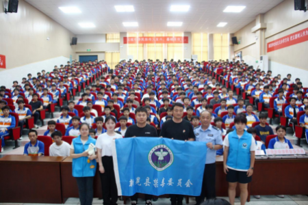 游园会点燃校园 趣味互动织密青春防护网 ——新晃县创新开展青