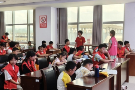 “红色薪火 书香传承”读书会： 在书香中致敬“八一”荣光
