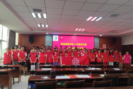 老相册里忆往昔·新篇章中话未来