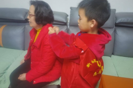 慰问暖心田·雷锋星火传