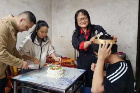 全民公益月捐计划｜入户为逆风宝贝庆生，并送去宝贝激励金