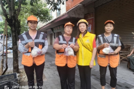 四年坚持，暖心早餐让爱延续（“爱心早餐”关爱环卫工人公益项目