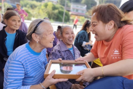 益伴乐龄·乐龄照片｜为长者赠送专属照片