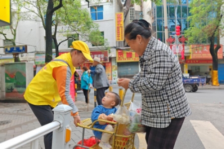 【喜迎70周年县庆】我为县庆做贡献 交通文明劝导活动