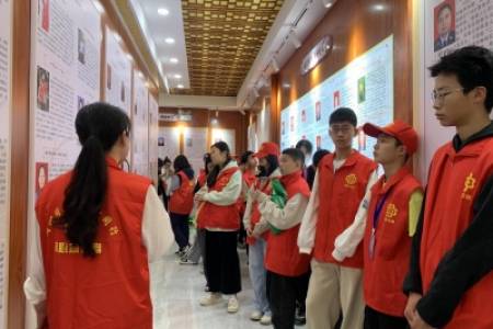 传承榜样力量·厚植向善之心—同心公益组织青少年参观好人馆
