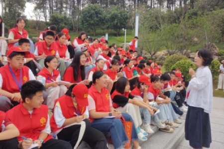 守护青春成长路  为青少年心理健康 “充电”