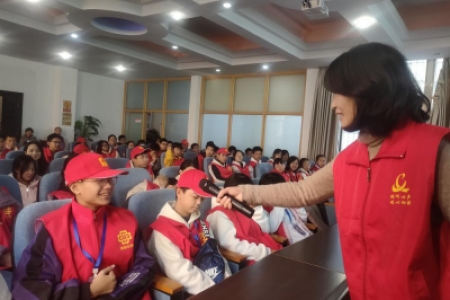 青春护航暖人心 —青少年心理健康大讲堂开讲