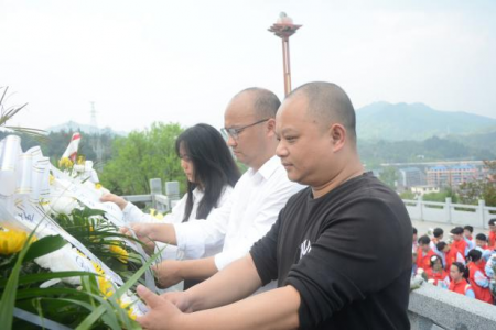 【五溪志愿红】清明祭英烈，传承红色基因 ——宏宇中学学子赴怀