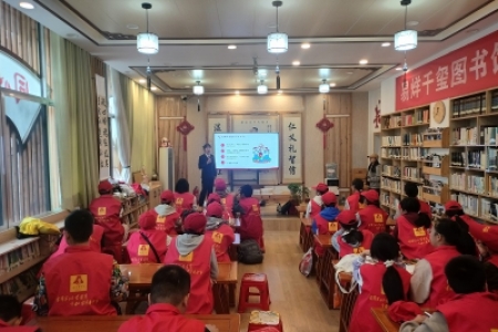 少年与法同行，模拟庭审展风采 — 雷锋青少年开展预防未成年人犯罪法制宣传活动