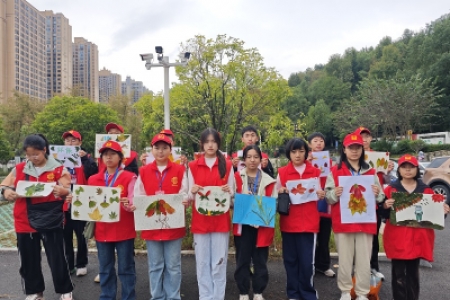 秋日树叶贴画DIY活动：留住秋天的创意盛宴