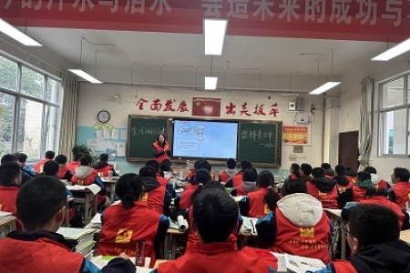 深耕垃圾分类教育 共筑绿色校园梦——怀化三中2310班开展垃