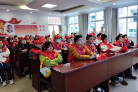  弘扬雷锋精神，做诚信助人好少年 ——雷锋青少年大讲堂