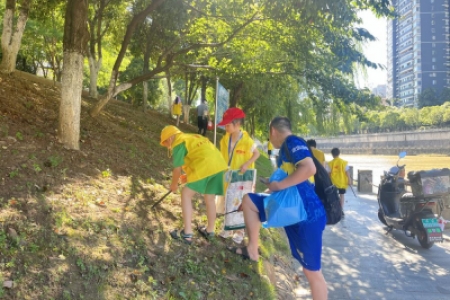 “童”心协力护水 争当小小河长